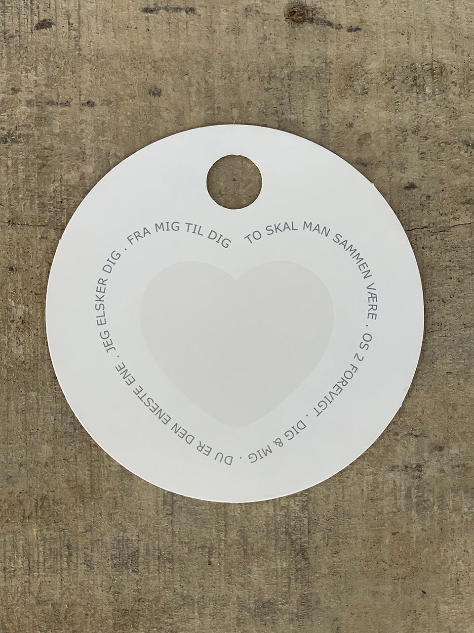 Hvid/Sølv Kort - Hjerte m/tekst (pakke m. 20 stk.) - Runde Kort - Hvid ...